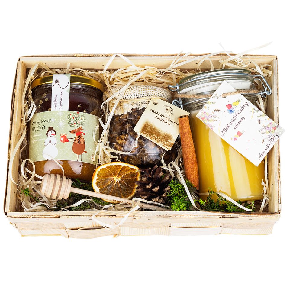 miodowych's tweet photo. Ho Ho Ho! Już za chwilę czuć będzie w każdym domu cynamon, piernik, mandarynki... 🍯🐝🎅🎄 Orzechy, wanilię, pomarańcze... Lubicie takie świąteczne smaki? 
Jeśli tak, to w sprzedaży pojawiają się już nasze nowe zestawy bożonarodzeniowe! 

✅ https://t.co/GVGmwIvS5F
#miod #swieta https://t.co/HuLgcPJU1F