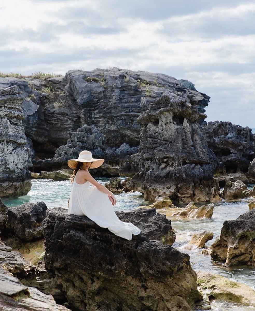 We cannot see our reflection in running water. It is only in still water that we can see. Wishing everyone a peaceful week 💙 
Model: @alyson_haley  
PC: <a href="/kayleelabor/">Kaylee Labor</a> 
#tobaccobay #bermuda #monday #MondayMotivation #peace #relax #travel