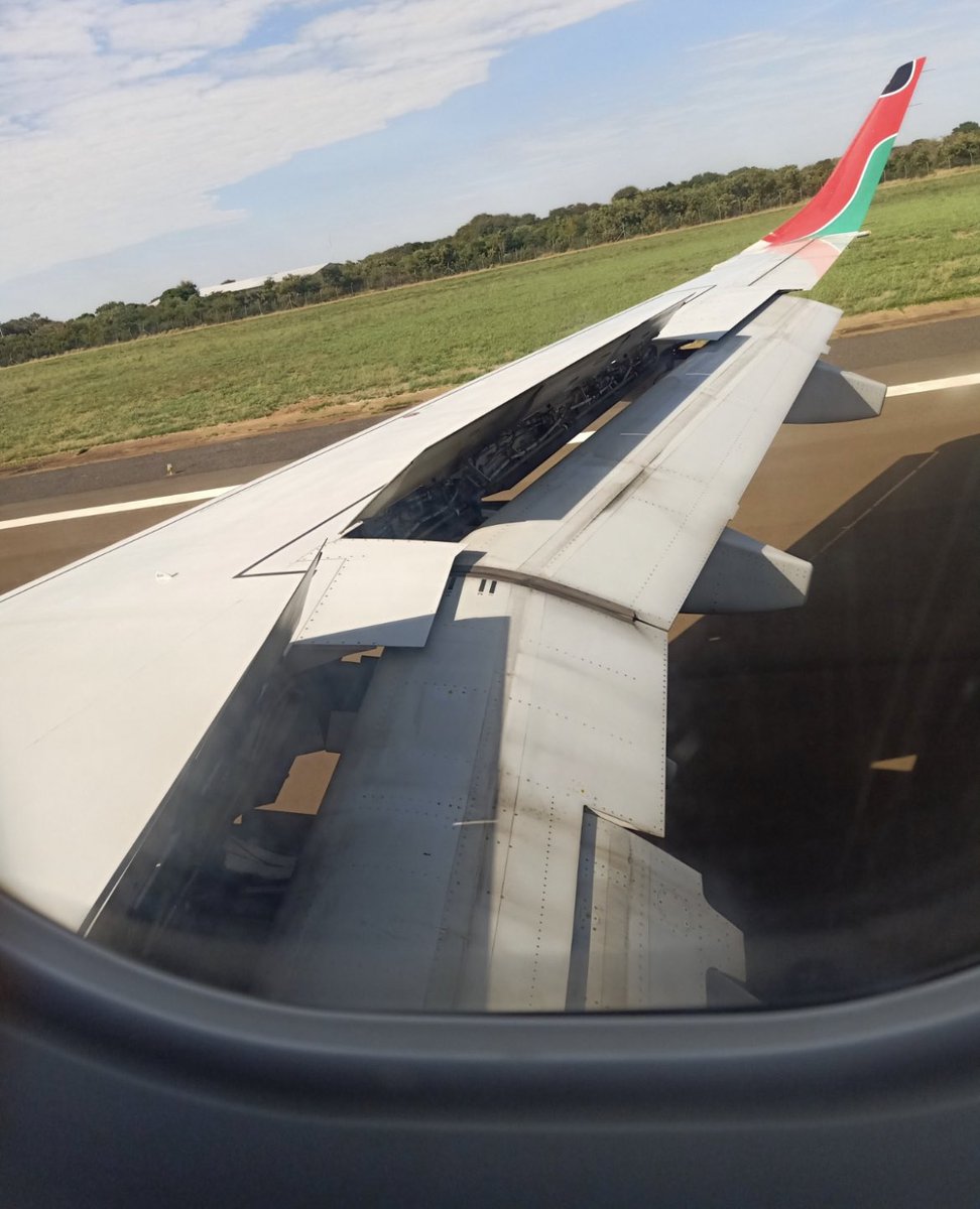 kigogo2014's tweet photo. Was good to be home! Tanzania 🇹🇿nakupenda leo na kesho hata milele! Kama siyo Meko ningekaa tukumbatiane weeee mpaka ! 🤣🤣 https://t.co/svtazZAqai