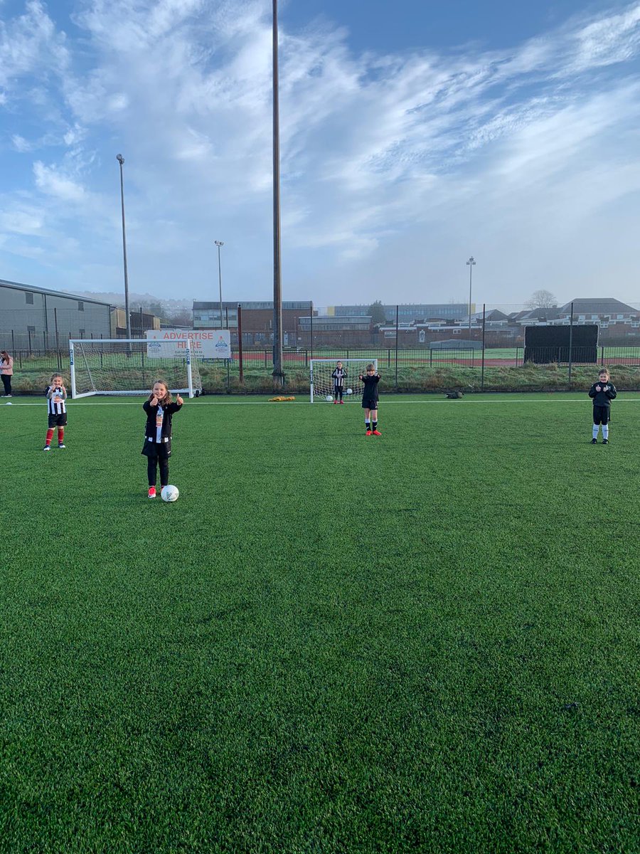 PontyAFCJuniors's tweet photo. Our U8s thouroughly enjoyed being able to be back playing yesterday. The smiles on their faces say it all. #pontyandproud #inittogether #uppatown https://t.co/7D8zGSLy5a