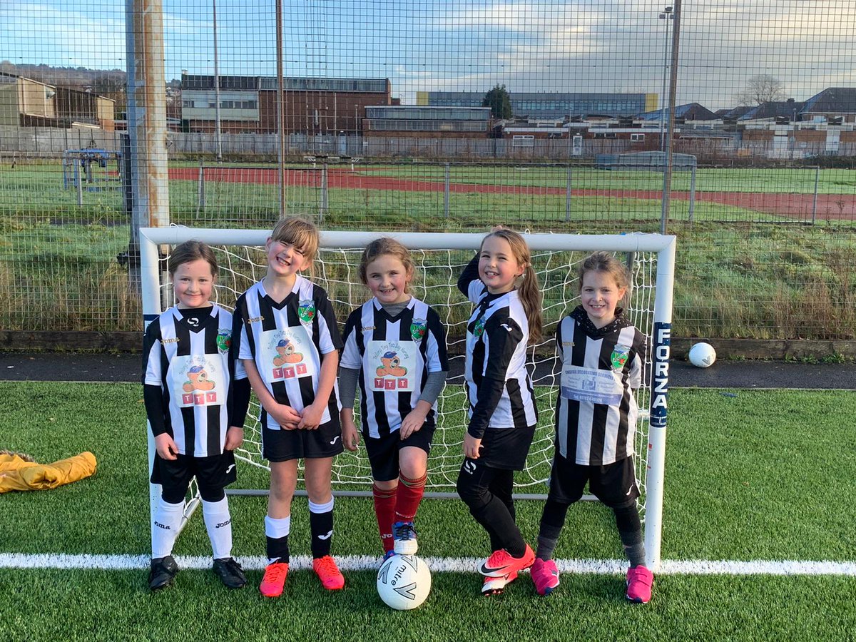 PontyAFCJuniors's tweet photo. Our U8s thouroughly enjoyed being able to be back playing yesterday. The smiles on their faces say it all. #pontyandproud #inittogether #uppatown https://t.co/7D8zGSLy5a