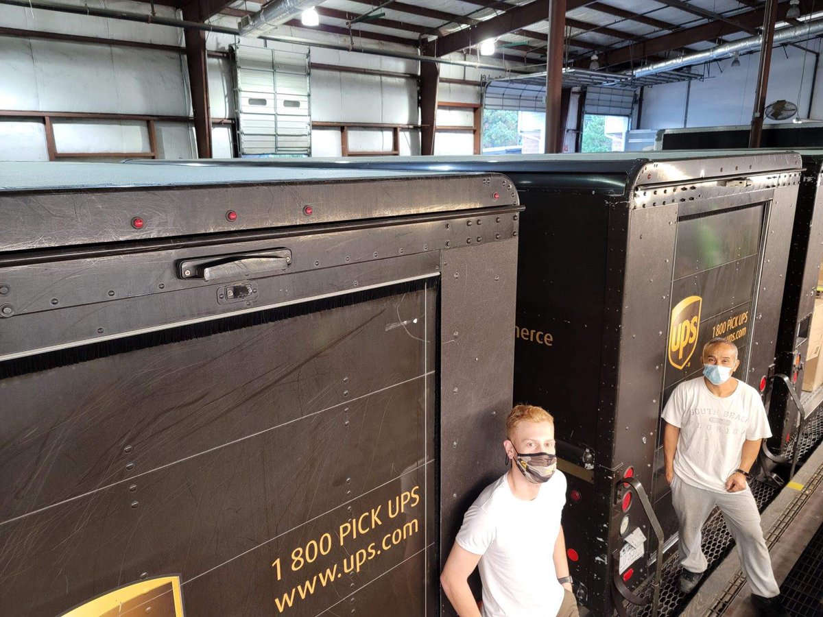 MichaelCasteen1's tweet photo. Morrisville doors down.  Locked and ready for drivers to start.  #2020PeakReady   #UPSMorrisvilleDelivers   #UniversityDivisionTeam   #NCStandards https://t.co/w94pPnM6E9