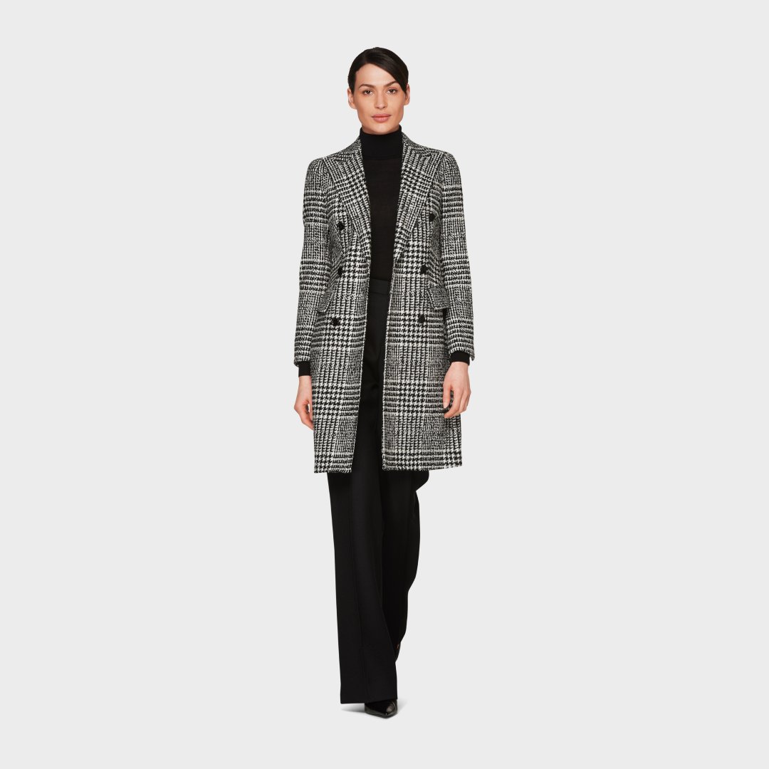SUISTUDIO_'s tweet photo. From herringbone to houndstooth, find season-essential overcoats in your perfect pattern. #SUISTUDIO <-- https://t.co/Ts8EolfpD5 https://t.co/Ce3YT6W1gZ