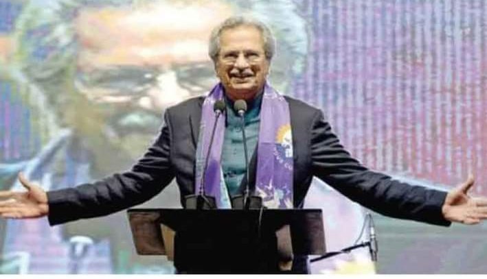 MariaKhan_87's tweet photo. ہم لیپ ٹاپ نہیں چھٹیاں بانٹتے ہیں چھٹیاں🤣🤣 

#breakingnews https://t.co/ZE7L8dlDsX