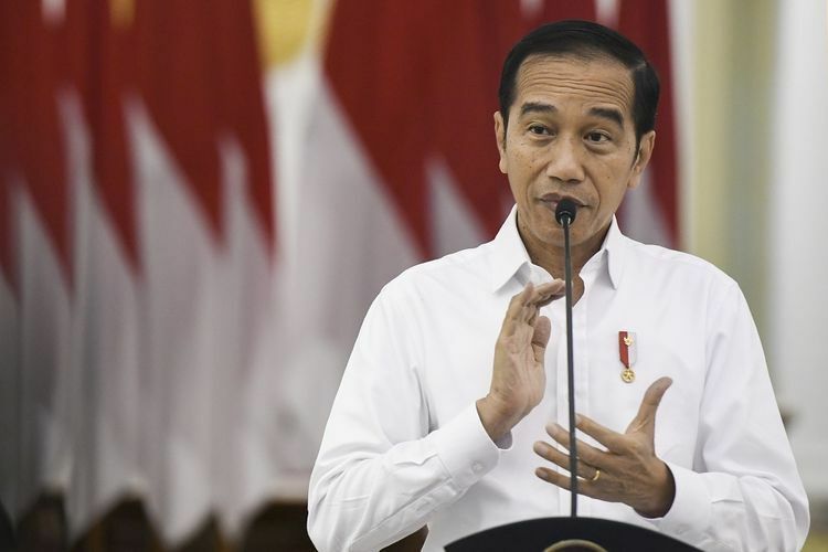HaiMagazine's tweet photo. Presiden Jokowi Minta Hari Libur Akhir Tahun Dikurangi Biar Nggak Ada Lonjakan Kasus Covid-19   https://t.co/0hvFIGkjgC https://t.co/Dle6XBGFa0