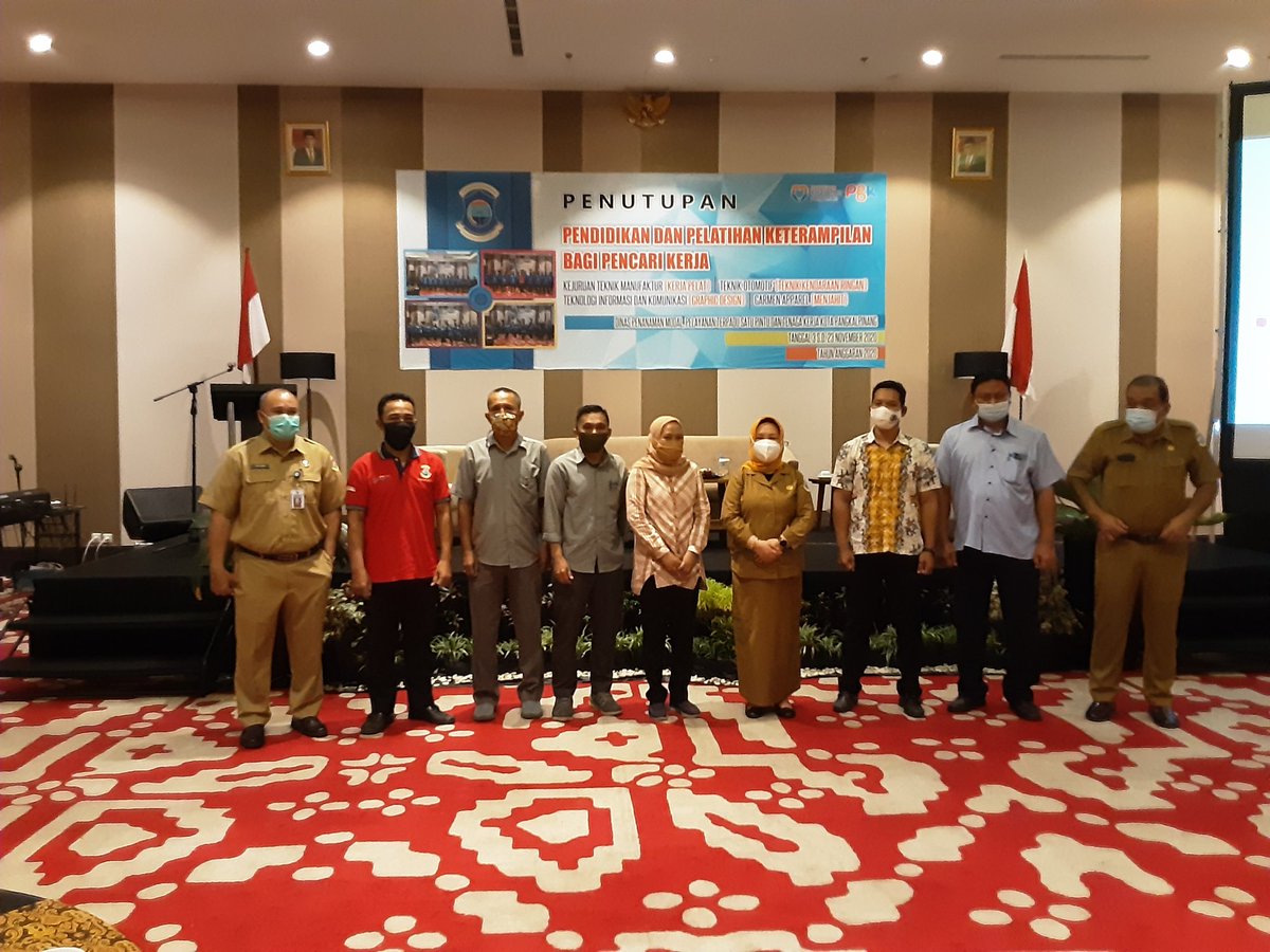humaspolman's tweet photo. Polmanbabel serahkan sepeda PGK kepada Pemkot Pangkalpinang di Fox Haris Hotel, Senin 23 November 2020. Hasil dari pelatihan teknik manufaktur bagi pencari kerja yang diselenggarakan oleh Dinas PMPTSP dan Tenaga Kerja Kota Pangkalpinang.
Selamat bagi peserta pelatihan. https://t.co/4jXf08etcw