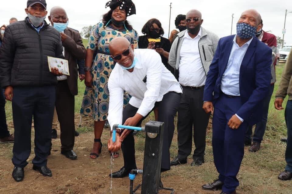 Corrected Headlines tweet media