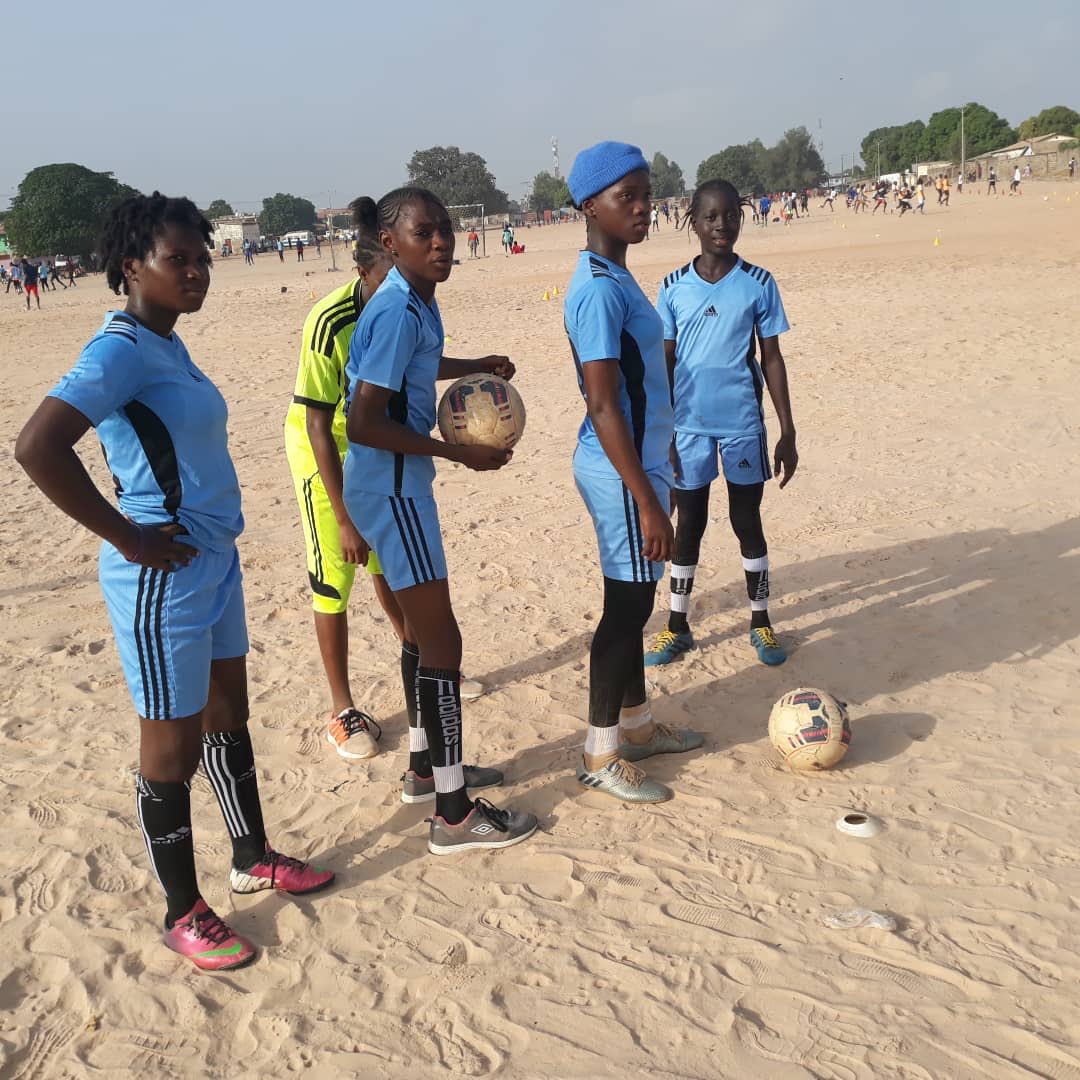 GirlsSoccerAca2's tweet photo. Keep on listening to the gaffer, coach @SunaNjie ⚽️
✍️✍️✍️✍️✍️✍️✍️✍️✍️✍️✍️✍️✍️
#GirlsSoccerAcademy #WeAreFlying✈️✈️
#bufferzonegirls
#ItsTimeItsNow
@modoubah
@sandra_a_yeboah
@SannehSeedou
@Bbetorres9
@TheGambiaFF https://t.co/4gcNgGxsZp