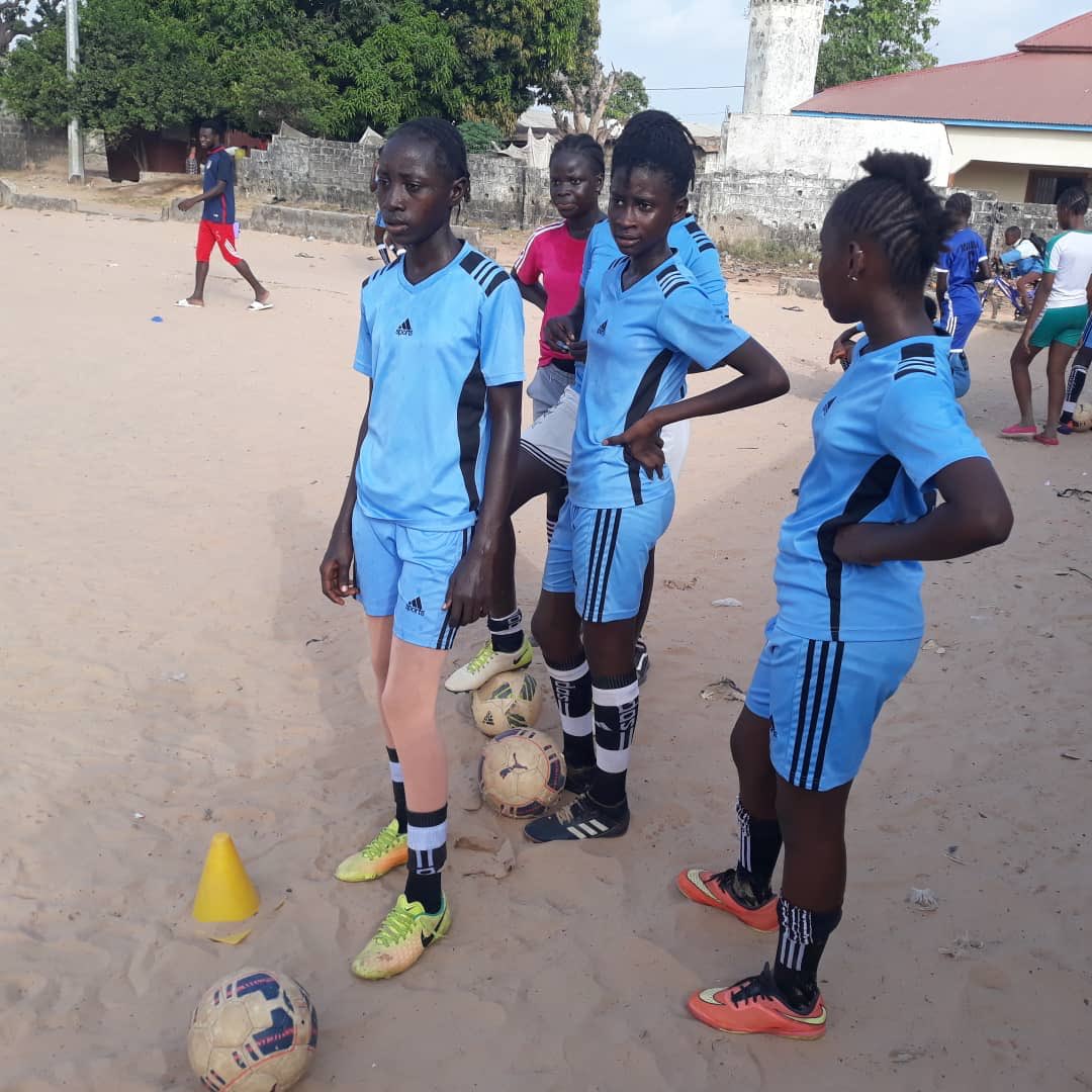 GirlsSoccerAca2's tweet photo. Keep on listening to the gaffer, coach @SunaNjie ⚽️
✍️✍️✍️✍️✍️✍️✍️✍️✍️✍️✍️✍️✍️
#GirlsSoccerAcademy #WeAreFlying✈️✈️
#bufferzonegirls
#ItsTimeItsNow
@modoubah
@sandra_a_yeboah
@SannehSeedou
@Bbetorres9
@TheGambiaFF https://t.co/4gcNgGxsZp