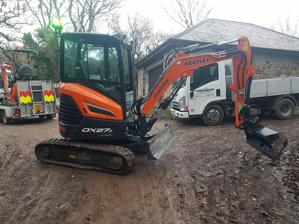 Thank you to Adrian Keatly who's recently taken delivery of his new #Doosan DX27z!

#minidigger #miniexcavator #digger #excavator #planthire #groundworks #construction #constructionuk @DoosanEquipment