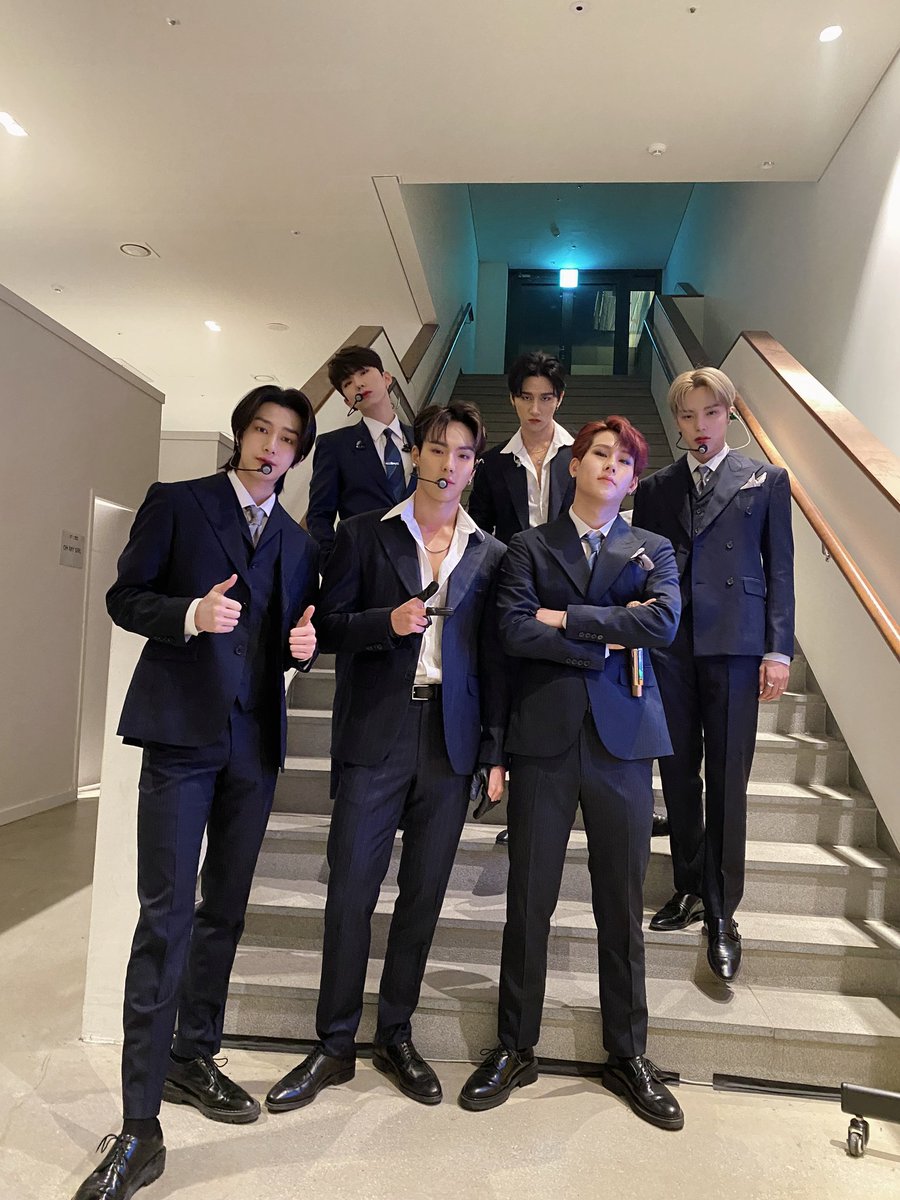 OfficialMONSTAX's tweet image. 📸
201123 #몬스타엑스
&amp;lt;Unite ON : Live Concert&amp;gt; 완료

수트입은 몬스타엑스를 보니
눈이 개안된 이 기분 👀✨
모두 안구정화 하세요 💘

#MONSTAX #MONSTA_X
#온한류축제 #FANTASIA
#STAND_UP #LoveKilla