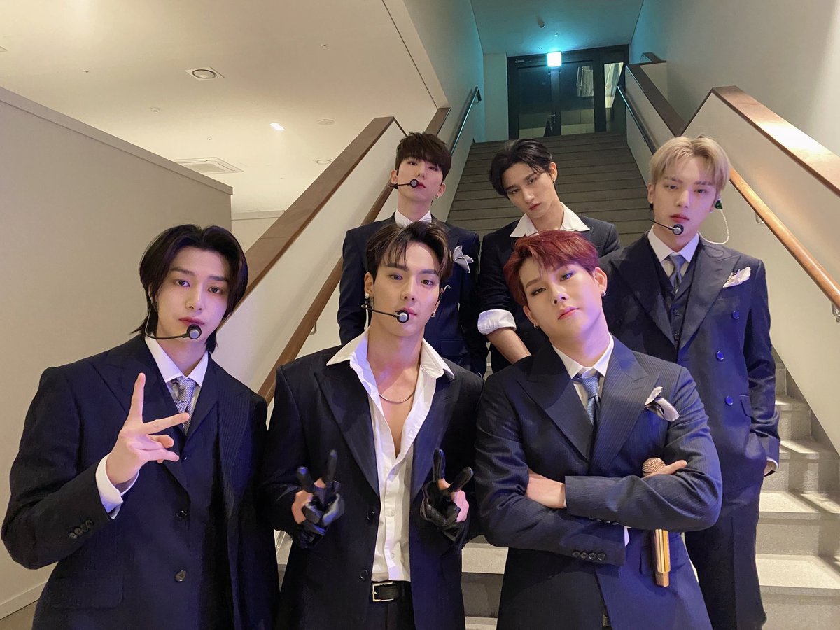 OfficialMONSTAX's tweet image. 📸
201123 #몬스타엑스
&amp;lt;Unite ON : Live Concert&amp;gt; 완료

수트입은 몬스타엑스를 보니
눈이 개안된 이 기분 👀✨
모두 안구정화 하세요 💘

#MONSTAX #MONSTA_X
#온한류축제 #FANTASIA
#STAND_UP #LoveKilla