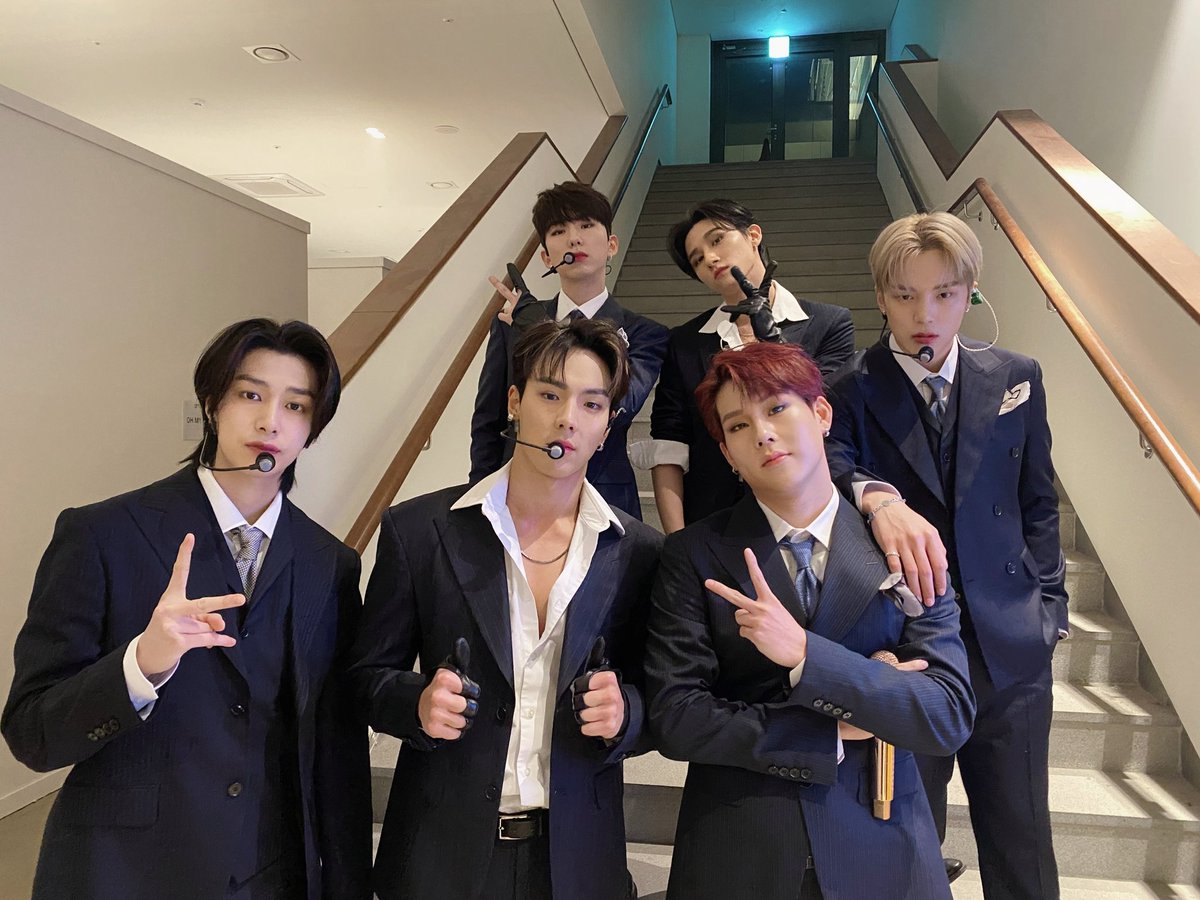 OfficialMONSTAX's tweet image. 📸
201123 #몬스타엑스
&amp;lt;Unite ON : Live Concert&amp;gt; 완료

수트입은 몬스타엑스를 보니
눈이 개안된 이 기분 👀✨
모두 안구정화 하세요 💘

#MONSTAX #MONSTA_X
#온한류축제 #FANTASIA
#STAND_UP #LoveKilla