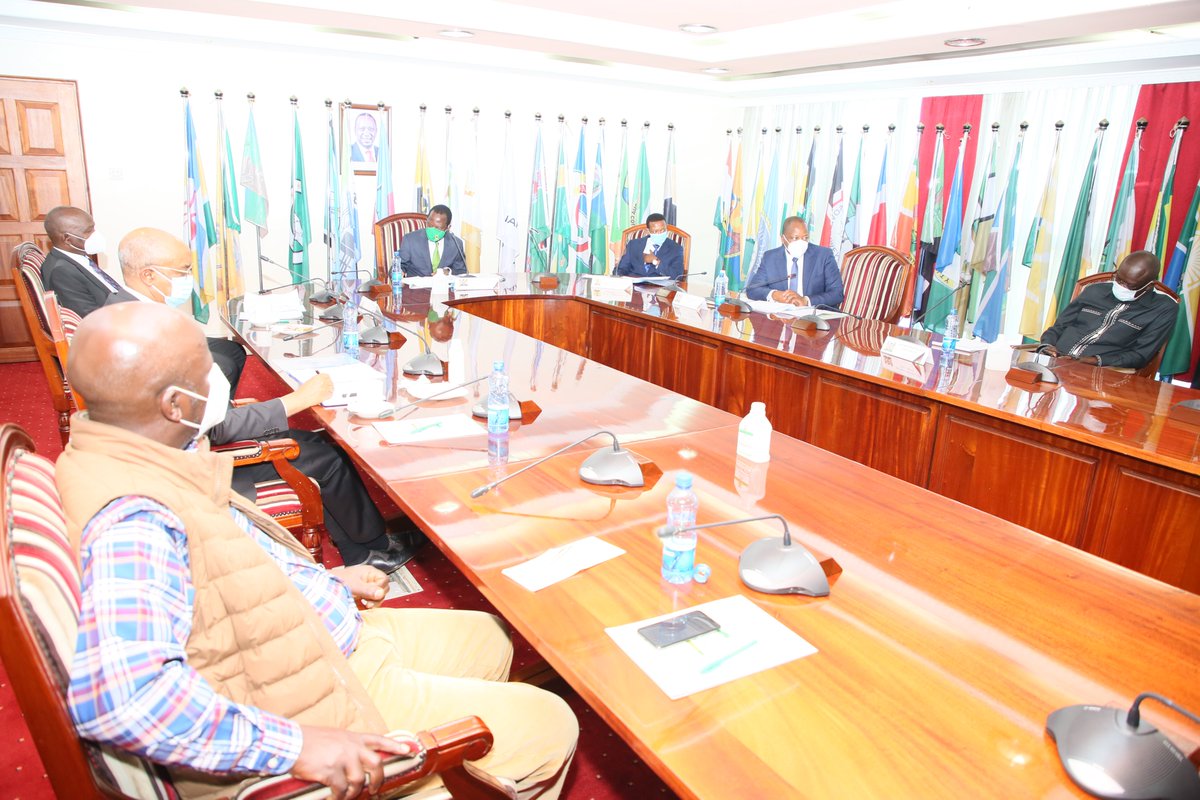 KenyaGovernors's tweet photo. The Council of Governors today, held a consultative meeting with the Ministry of Health and National Hospital Insurance Fund (NHIF) to discuss issues in the health sector including the Comprehensive medical Insurance for County Workers https://t.co/JuLAcUcHWJ