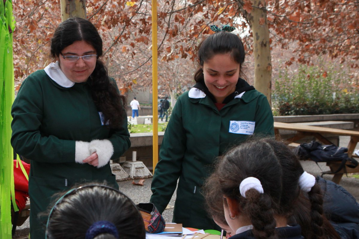 ¡Ayer fue el #DíaDeLaEducaciónParvularia!👦🏽👶🏽🌈 Gracias educador<a href="/s/">『S』</a> por su labor, que es esencial para potenciar los aprendizajes de niñ@s. Por eso, nuestra Pedagogía en Educación Parvularia apoya a cientos de educadoras a lo largo del país. ¿Cómo? Lee más👉🏽bit.ly/3fqNxBZ