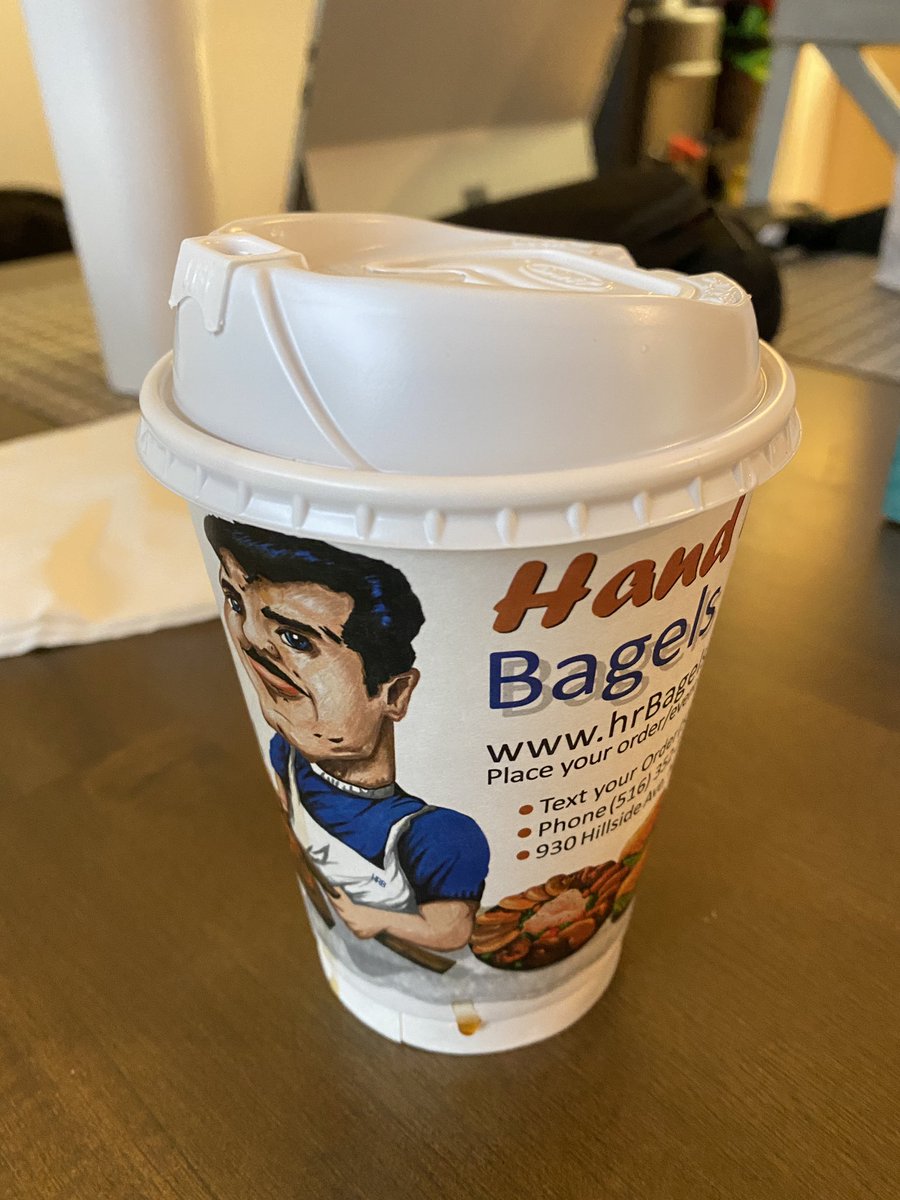 LetoVZacharia's tweet photo. Dear #DunkinHoliday  you HAD a superior lid for years.  Something changed.  This is what we used to get https://t.co/QMXC6dGK1Y