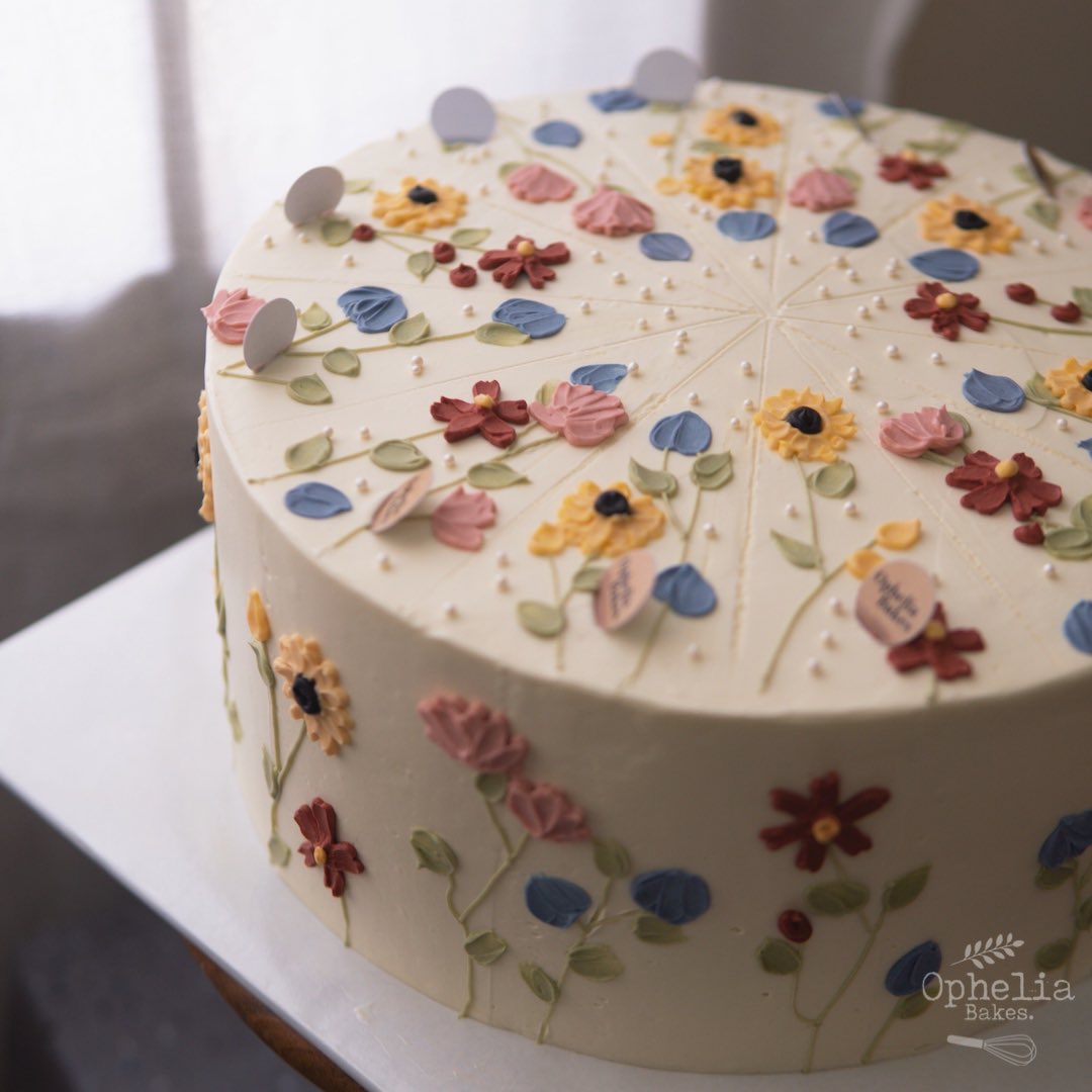 Nabbynabs_'s tweet image. Siapa nak order cake Ophelia Bakes jangan lupa click link ni tauuu 😍 baked and decorated by yours truly ✨

spflys.com/opheliabakes