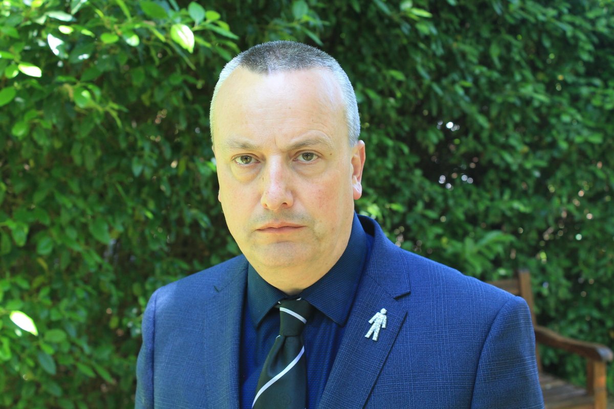 KentPolFed's tweet photo. Neil Mennie, Chair of Kent Police Federation, responds to the potential freezing of public sectors pay as “it’s not going to go down well at all and understandably so” https://t.co/M70384DNcN #PoliceReality https://t.co/j5TaO6WXey