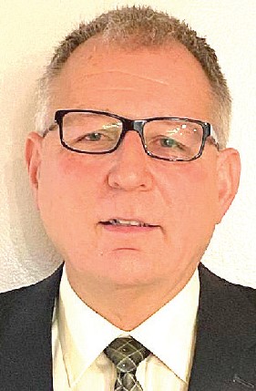 BBallMuseumIL's tweet photo. We like to congratulate Doug Smith of Teutopolis on his HOF selection (class of 2020). Since 1987, Doug has kept the varsity scorebook. He has also served as a coach &amp; helped run the T-Town Park Dist. Basketball  Program.  Doug is always volunteering to help the youth of T-Town. https://t.co/CDQf0Zd8pC