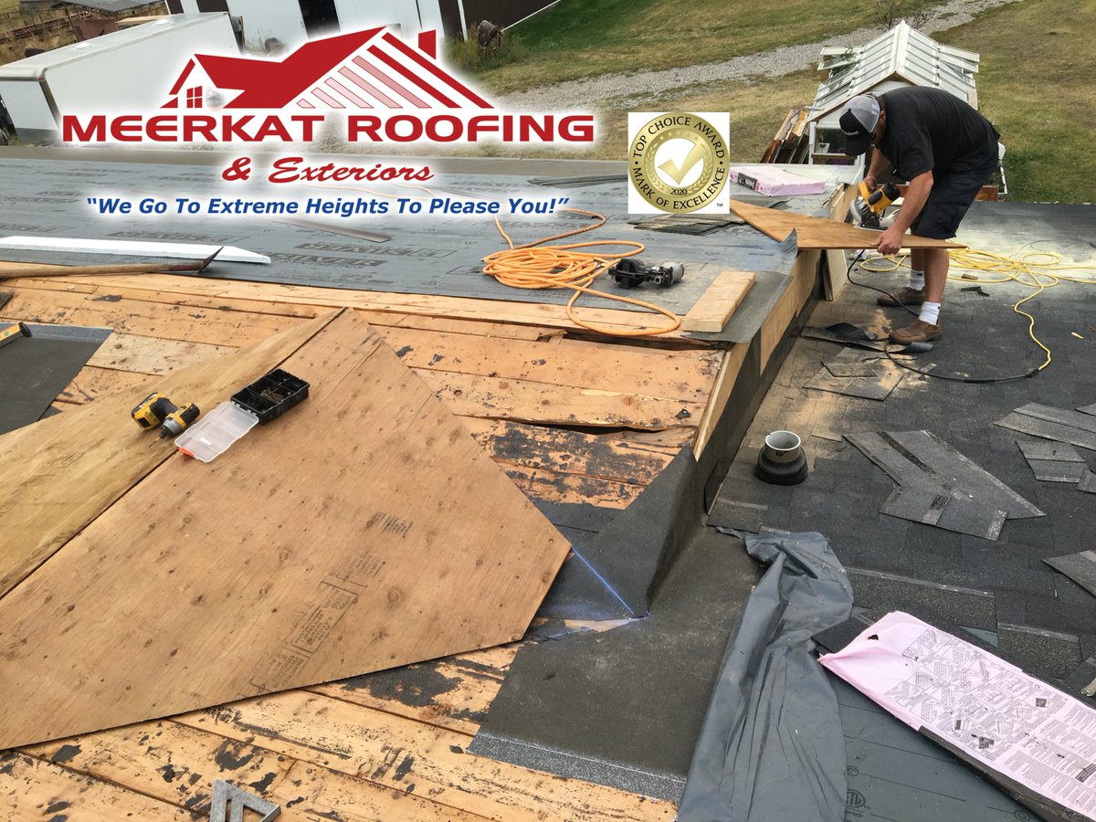MeerkatRoofs's tweet photo. If there is a problem area on the roof, we will address it to make the water shed properly. We do it right so you don't get stuck with the problem all over again. #makingitright #meerkatroofing #yycroofing #fixingtheissue #calgaryroofing #calgarystopchoice #reroofing #backthekat https://t.co/nxqRh5eH8M