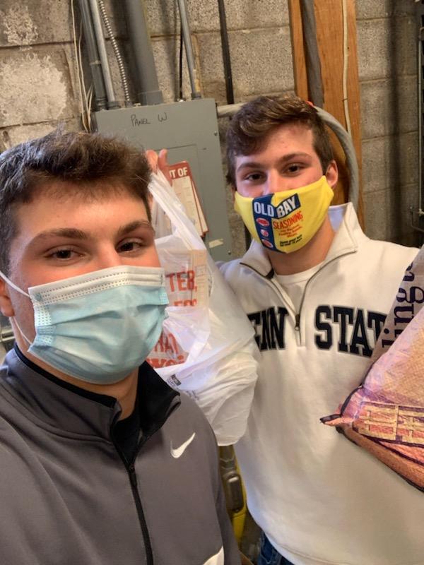 CedarCliffColts's tweet photo. NHS held a flash Gratitude and Gravy Food Drive last week. Landon and Matt Switzler dropped off 107 pounds of food and $140.00 in grocery gift cards to New Hope Ministries. Let's keep doing good, one act at a time. #AlwaysAColtCC https://t.co/zZ3evHO34F