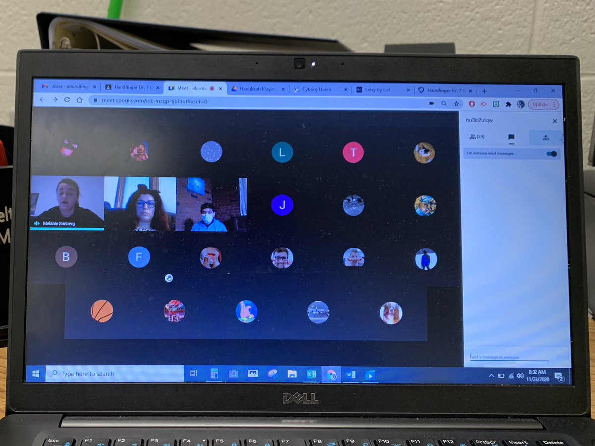MAS_Music2551's tweet photo. Thank you Melanie Grinberg (former LMTSD student) who spoke to general music about being a music artist engineer. https://t.co/ROftGBxvh0