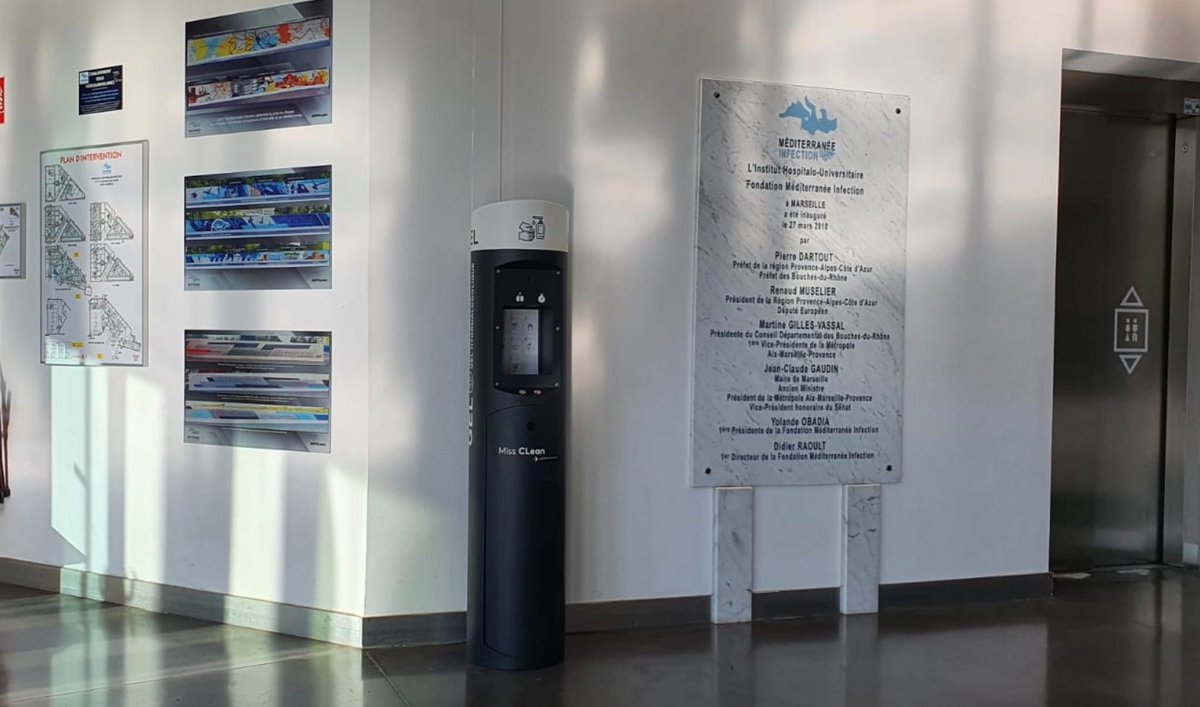 labarriereauto's tweet photo. Miss CLean installée @IHU_Marseille pour encourager le lavage des mains. Avec le professeur Pierre-Edouard Fournier

#lavagedesmains #stopinfection #covid19 #missclean #marseilleinfection #ihumarseille https://t.co/xoS81sc7xX