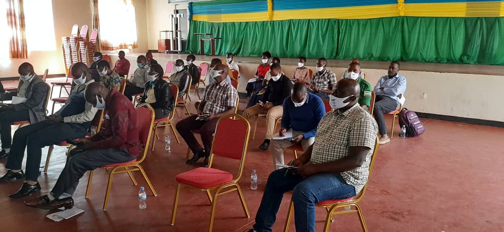 Muri <a href="/MukoGicumbi/">MUKO Gicumbi</a> twishimiye igikombe twahawe nk'Umurenge wa mbere mu kwibakaza ibikorwa by'Ubumwe n'ubwiyunge ku nshuro ya kabiri twikurikiranya muri <a href="/GicumbiDistrict/">Gicumbi District</a>  👏👏👏👏
