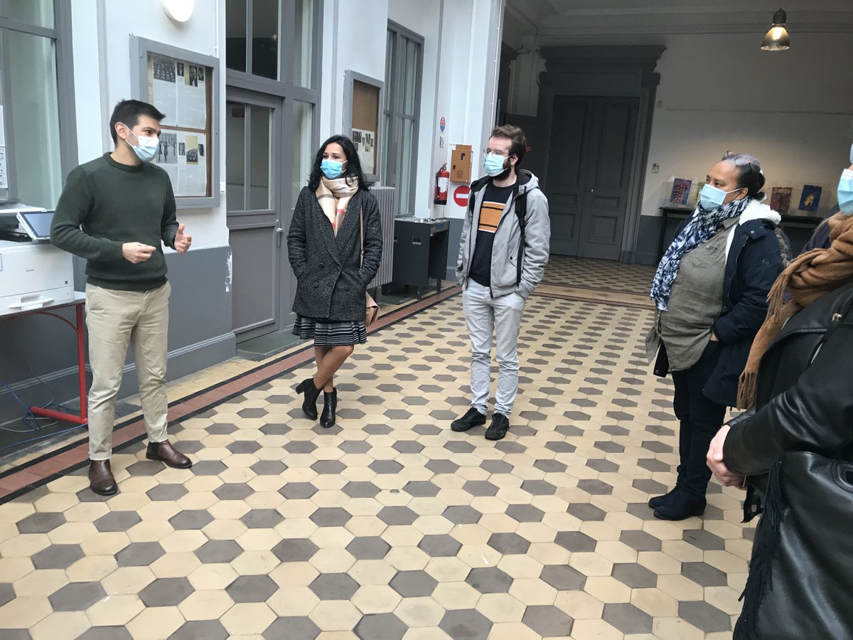 ESJLille's tweet photo. Visite de l'ESJ Lille ce matin pour la 1ère promo de l'incubateur YouM3dia lancé en sept dernier par @euratechnologie, @Challenges et l'@ESJLille. 
12 startups font partie de l'aventure ! 
Le recrutement de la 2ème promo est en cours... 
Plus d'infos 👉 https://t.co/MWZltEnWZJ https://t.co/Hv92DIg4FN