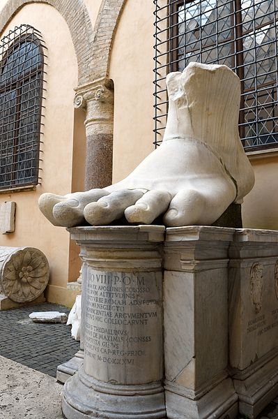 Carla_Ardis's tweet photo. Probably the most famous #hand and #foot of the ancient world for today's #MuseumsUnlocked. They belong to the colossal marble statue of the Emperor #Constantine. Found in the Imperial fora, within the Basilica of #Maxentius, they are now on display at Musei Capitolini. https://t.co/uV2CX5wdHK