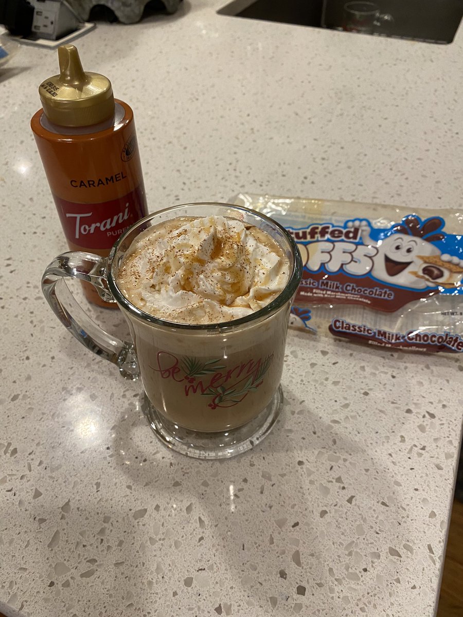 CarolinagirlTO's tweet photo. Getting in the Christmas decorating spirit & having fun making @stuffedpuffs #pumpkinspicelattes with AJ. Not usually a pumpkin spice fan butt these are pretty yummy and super simple! #stuffedpuffs https://t.co/zRgdu2V7UR