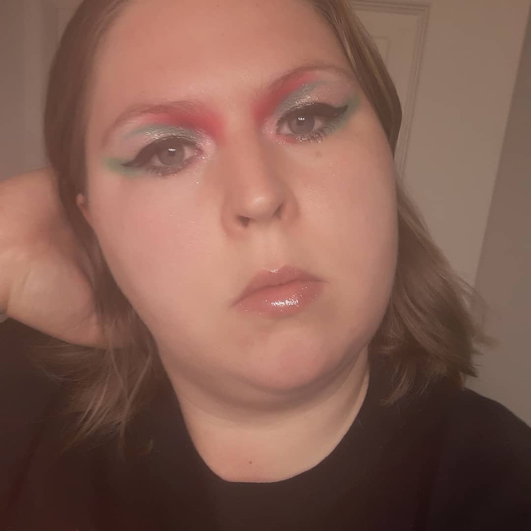 Bri8699's tweet image. Inspired by @blackstarrMU @NikkieTutorials @beautybay #nikkitutorialsxbeautybaypallet @MorpheBrushes #liquideyeliner @BenefitBeauty #rollerlash