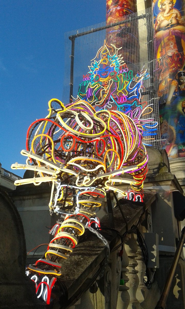 mog21's tweet image. From @StanleyDonwood to #chilakumariburman @Tate it was a beautiful colourful and sunshine filled morning #Diwali #tiger #lights #billboards #contemporaryart #britishart #shadows
