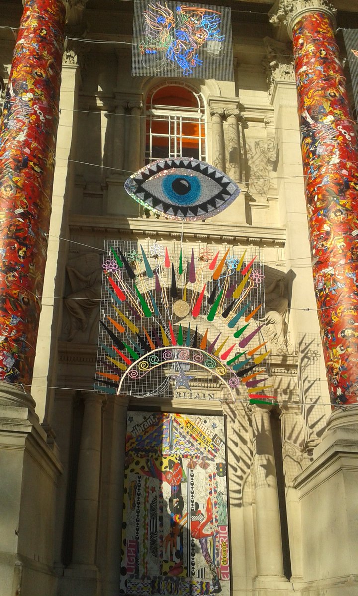 mog21's tweet image. From @StanleyDonwood to #chilakumariburman @Tate it was a beautiful colourful and sunshine filled morning #Diwali #tiger #lights #billboards #contemporaryart #britishart #shadows
