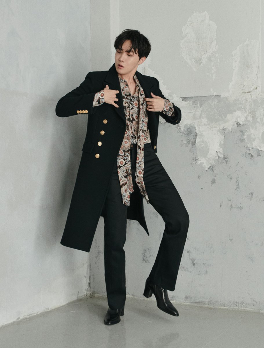 J-Hope: Jimin has a particular passion for the stage and really thinks about performance, and in that sense, there are many things to learn from him.  @BTS_twt  http://esqr.co/fPbZzb4 