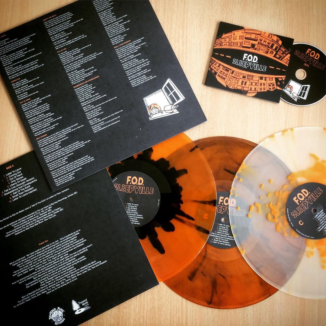 FODpunkrock's tweet image. SLEEPVILLE - SIDE C out this Friday, Nov 27th.
.
Vid: youtu.be/N-UvaS5pfok
.
@1kislandsrecs @BeardedPunkRec #newmusic #releaseradar #punkrock #skatepunk #punkmusic #vinylcollector #vinylrecords #vinyladdict #fod #sleepville #belgium