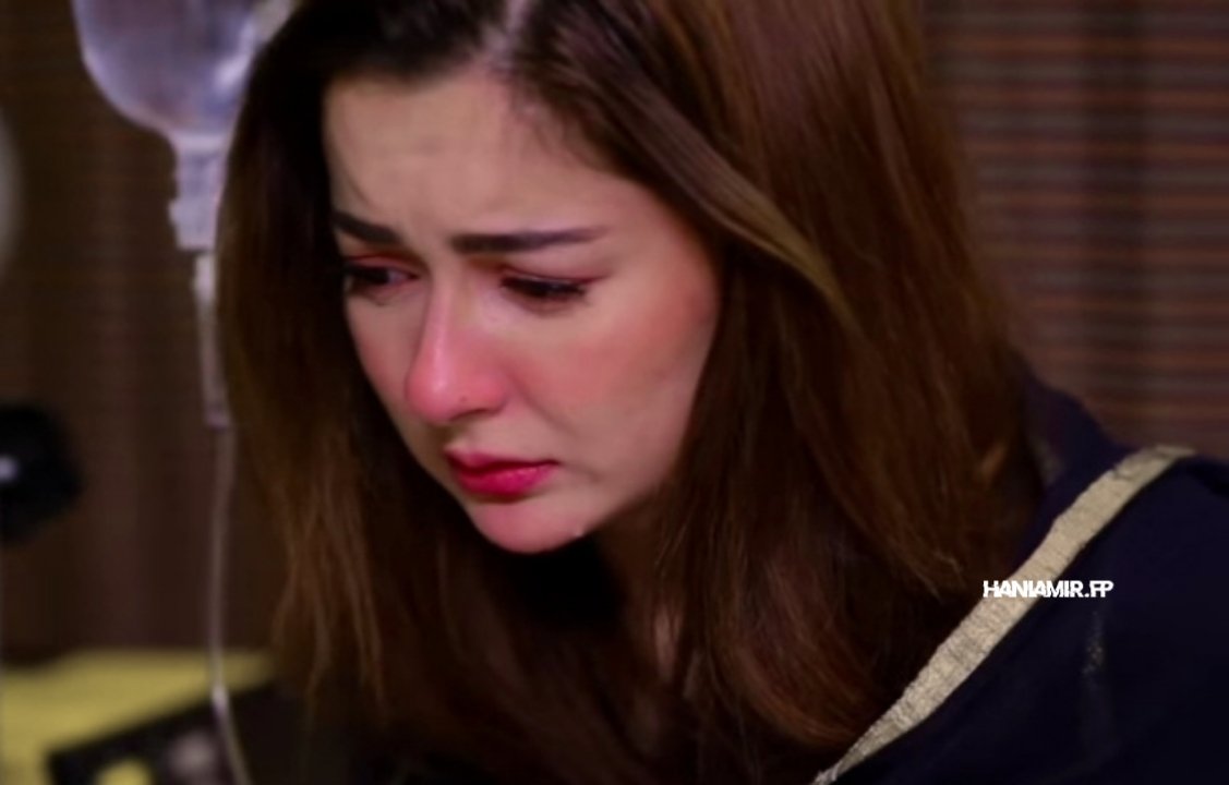 Haniaamirrr's tweet photo. She is such a great actor!!!!✨ And Rumi's character has won everyone's heart!!!!!🤩 Literally the character of Rumi ♥️ is my favorite she has done it so beautifully!!✨✨
@reaIhaniahehe #haniaAmir https://t.co/juZ6L0Z0rJ