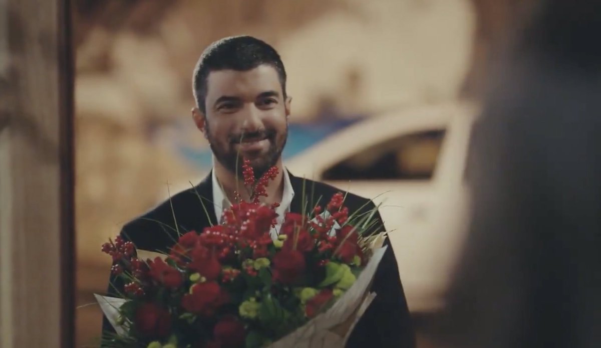 Bunlar çiçekler ama çikolata nerede? 🤔

 #SefirinKızı