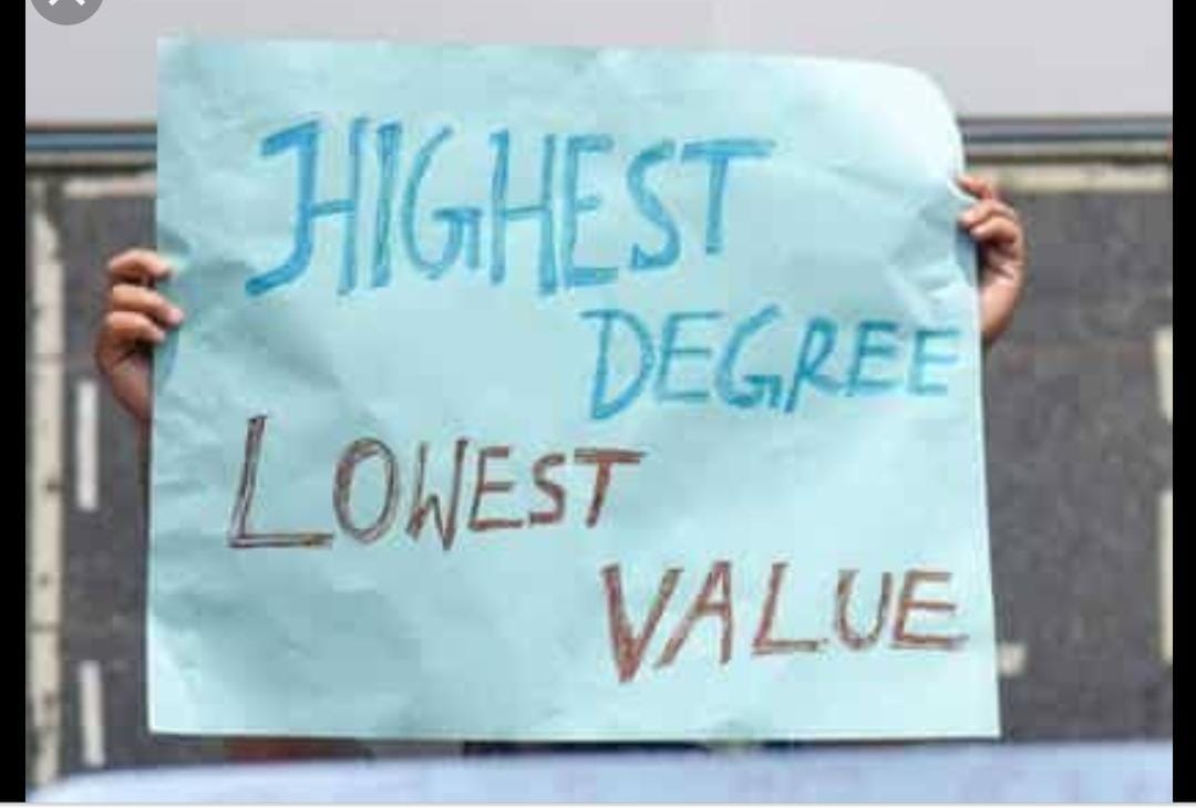 InarahbTharan's tweet photo. Even that lowest value is stopped now! 

#ReleaseCSIRFellowship 
#FellowshipIsOurRight
#GiveFellowshipOnTime

@HRDG_CSIR @shekhar_mande @PMOIndia @DrRPNishank @EduMinOfIndia https://t.co/rI6KPtvU02