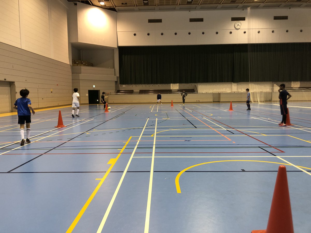 たま整骨院 Tamaサッカーアカデミー 中学生 今日はポゼッションを長めに練習しましたが 仲間にパスを出した後に止まっている選手が多いです パスを出した後にもう一回もらえる様に動き直しをする様にしよう たま整骨院 Tamaサッカーアカデミー 中学生 今日はポゼッションを長めに練習しましたが 仲間にパスを出した後に止まっている選手が多いです パスを出した後にもう一回もらえる様に動き直しをする様にしよう