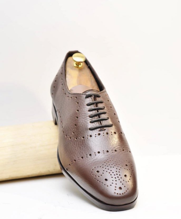 TheEpicPrince1's tweet photo. To all my shoe lovers on here, let me introduce you to a fine homemade shoe brand, AJ Vanush. Up there with the best. Proudly Ghanaian.
Check out https://t.co/1zd0lnFxw9 for more. It's all class. #TrueBespoke #GentlemensCode #Ghana https://t.co/pX7Y38djCU