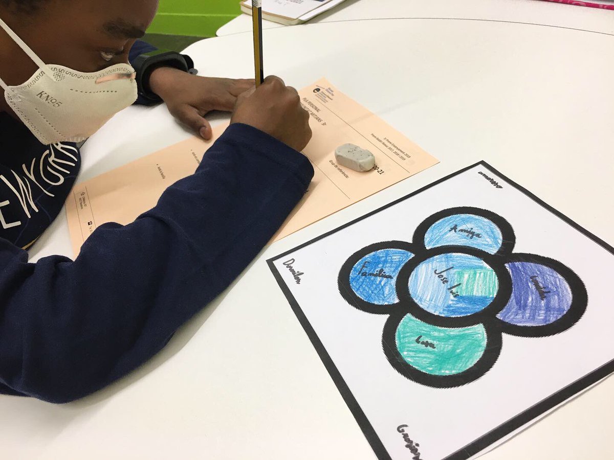 Escola Octavio Paz tweet media