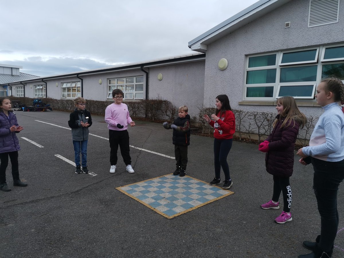 MrsLCunningham1's tweet photo. On Friday P6A had a fab day for World Children's day. https://t.co/EsUpQzxevq