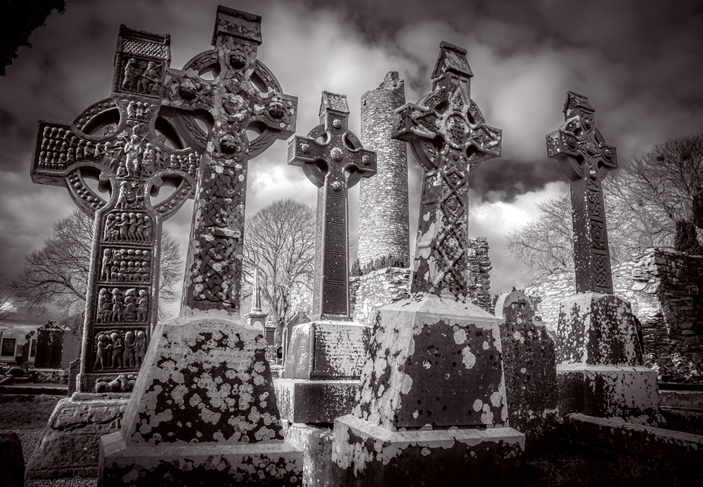 SublimeIreland's tweet photo. The High Crosses at #Monasterboice #Louth. Site of a #monastic settlement established in the 5th Century &amp; an important #Christian centre for 600 years. #ireland #irish #irishhistory #irishculture #irishheritage #irishhistoryandheritage 

Shop For Prints
https://t.co/g0fmdArMJe https://t.co/NbWnefvrcO