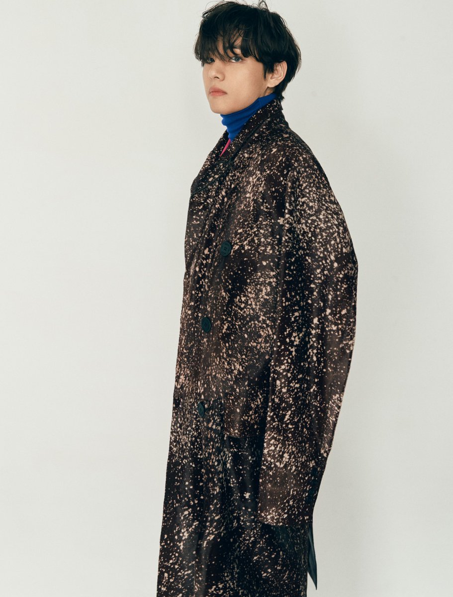 BTS_Spain's tweet photo. 📷 FOTOS | Más imágenes de @BTS_twt para el próximo número de la revista Esquire [1/4] ✨

📎 https://t.co/NGziM08VJ8

Ⓒ Esquire https://t.co/dFpA9WE1Yv