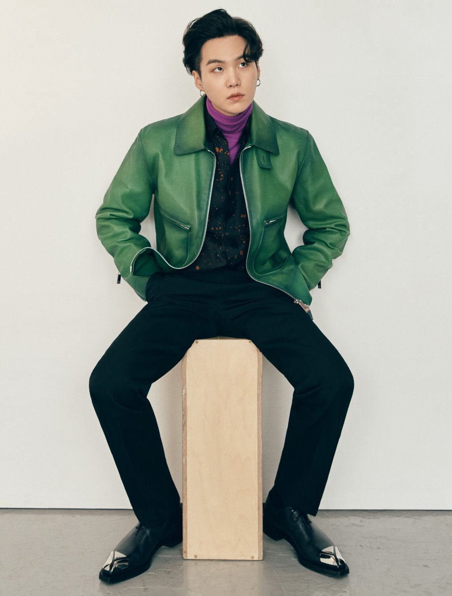 BTS_Spain's tweet photo. 📷 FOTOS | Más imágenes de @BTS_twt para el próximo número de la revista Esquire [2/4] ✨

📎 https://t.co/NGziM08VJ8

Ⓒ Esquire https://t.co/4BmVEqNKdq