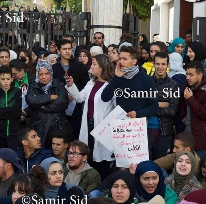 Nihad96151996's tweet photo. اليوم س��قضي زميلنا الطالب قيس ليلته الثانية عشر في سجون الاستبداد , تم تلفيق له تهم لا اساس لها من الصحة   بسبب روحه الوطنية العالية و ارأه السياسية المعارضة للنظام الشمولي   
كم هو مؤسف بعد سنة و نصف حراك لا زال يوضف القضاء المدني لتكميم الافواه
#freeAlgerianjustice 🇩🇿 https://t.co/J1ae7ERXWK