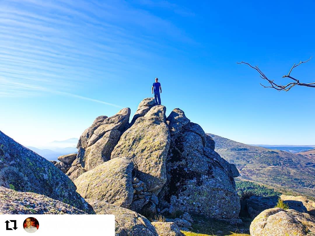 BasurdeEditions's tweet photo. ⚡️Aventura del día⚡️Adventure of the day⚡️
.
La Machota Alta (1461 m)✨ - Photo by @david90mad 🎉 Enhorabuena!
.
#BeAdventurer #machotaalta #lasmachotas #sierradeguadarrama #sierrademadrid #silladefelipeii #montanerodominguero #nature #landscape #hiking #trekking #mountains https://t.co/b3d5nGVkdN