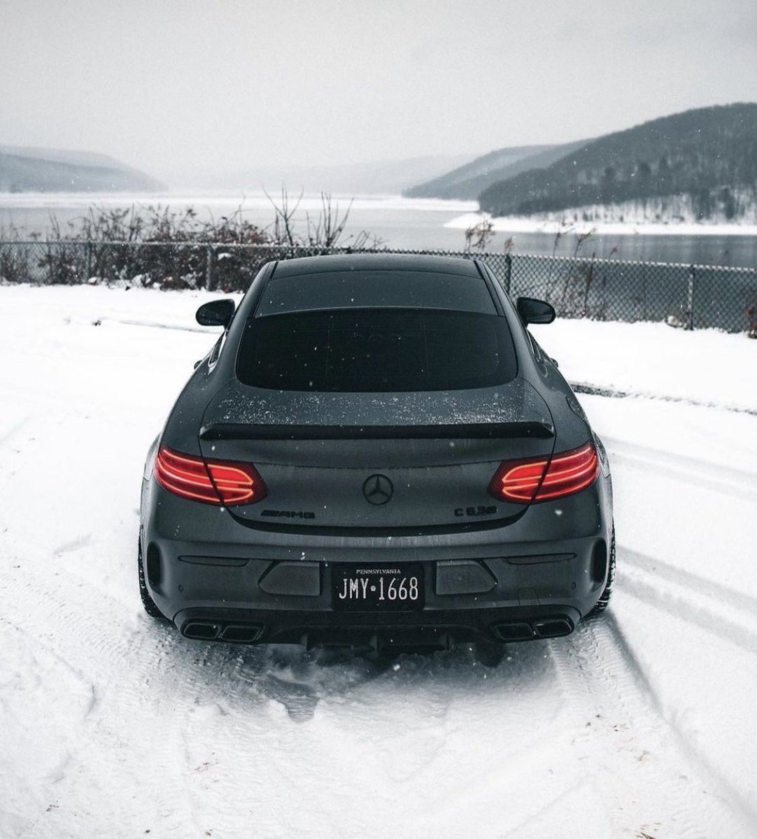 CarusoRacing911's tweet photo. AMG C63s ❄️ https://t.co/3P1QV6fjWq