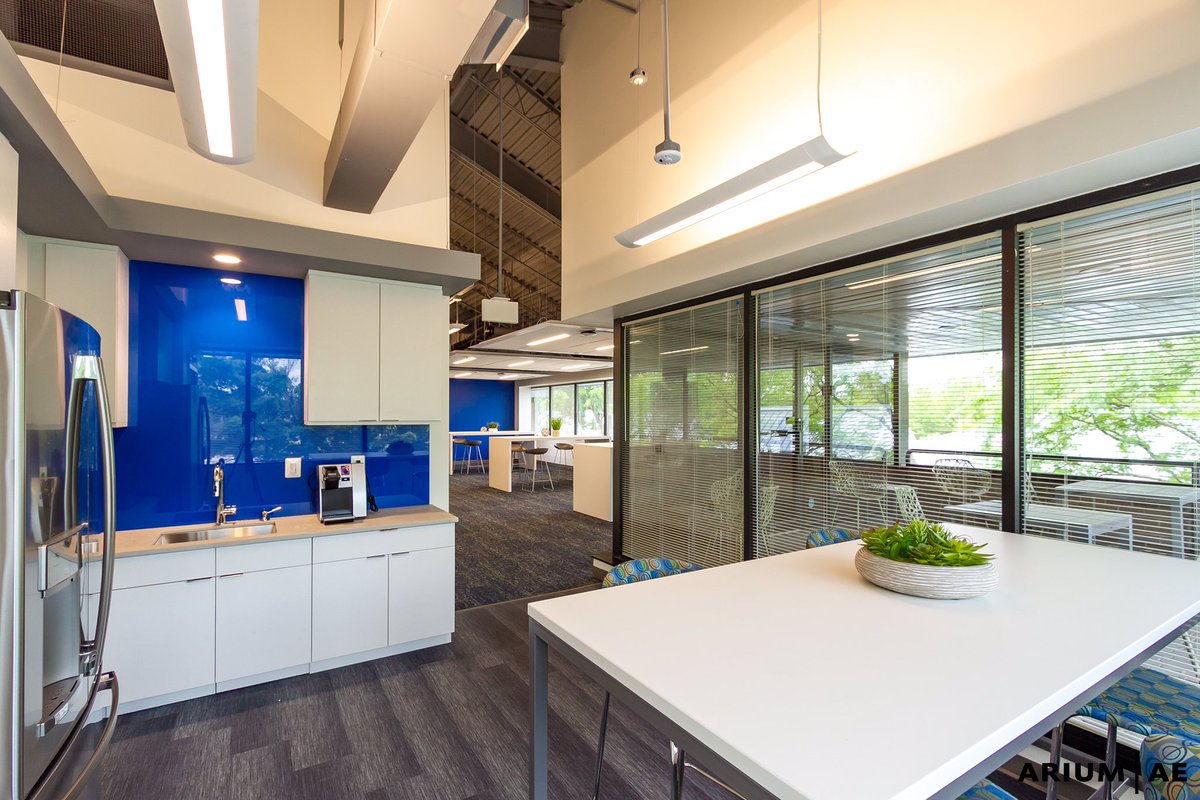 AriumAE's tweet photo. Clean lines, integrated design elements and striking pops of color. Arium AE making space well since 1988. #AriumAE #AriumAdvantage #Architecture #Engineering #Interiors #Finishes #Office #Reception #BreakRoom #Colors #CeilingDesign #ConferenceRoom #LinearLights #Acoustics https://t.co/zktiEjxs4f
